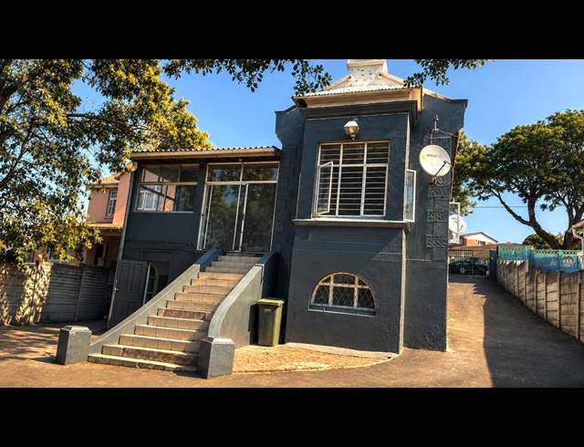 6 BEDROOM FREESTANDING FOR SALE IN WINDERMERE